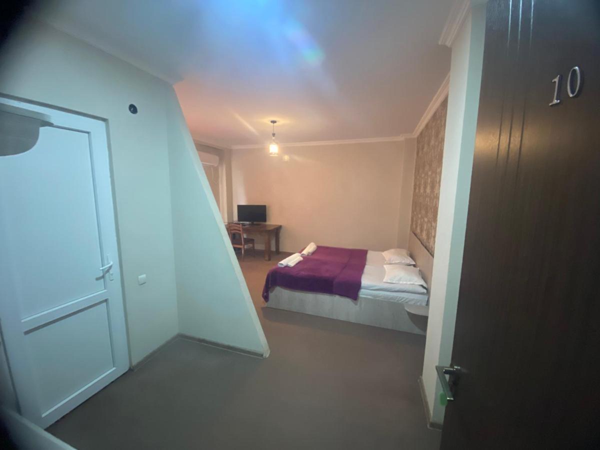 Gh Sanapiro Hotell Telavi Exteriör bild